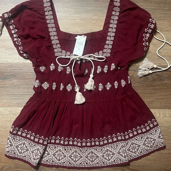 NEW Tularosa Top Maroon Red Embroidered Benny Boho Peasant Top Medium - Picture 2 of 10